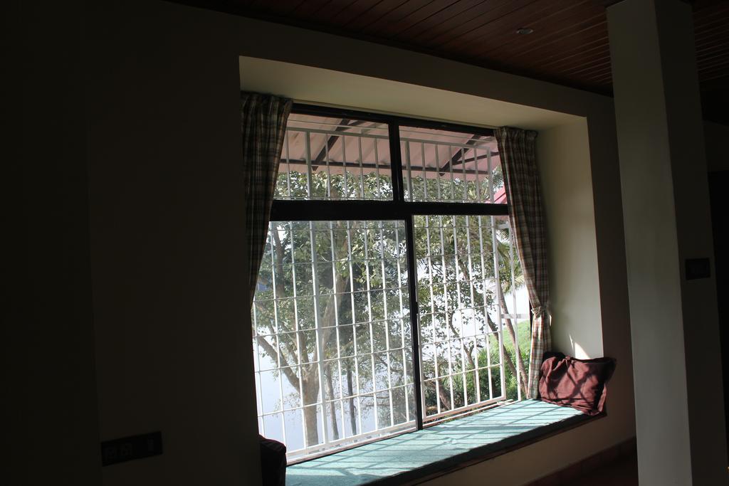 Pearl Spot Bed & Breakfast Nedumbassery Room photo