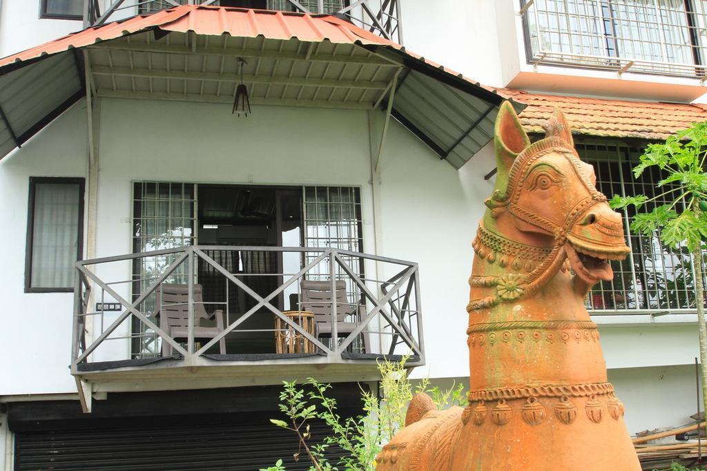 Pearl Spot Bed & Breakfast Nedumbassery Exterior photo